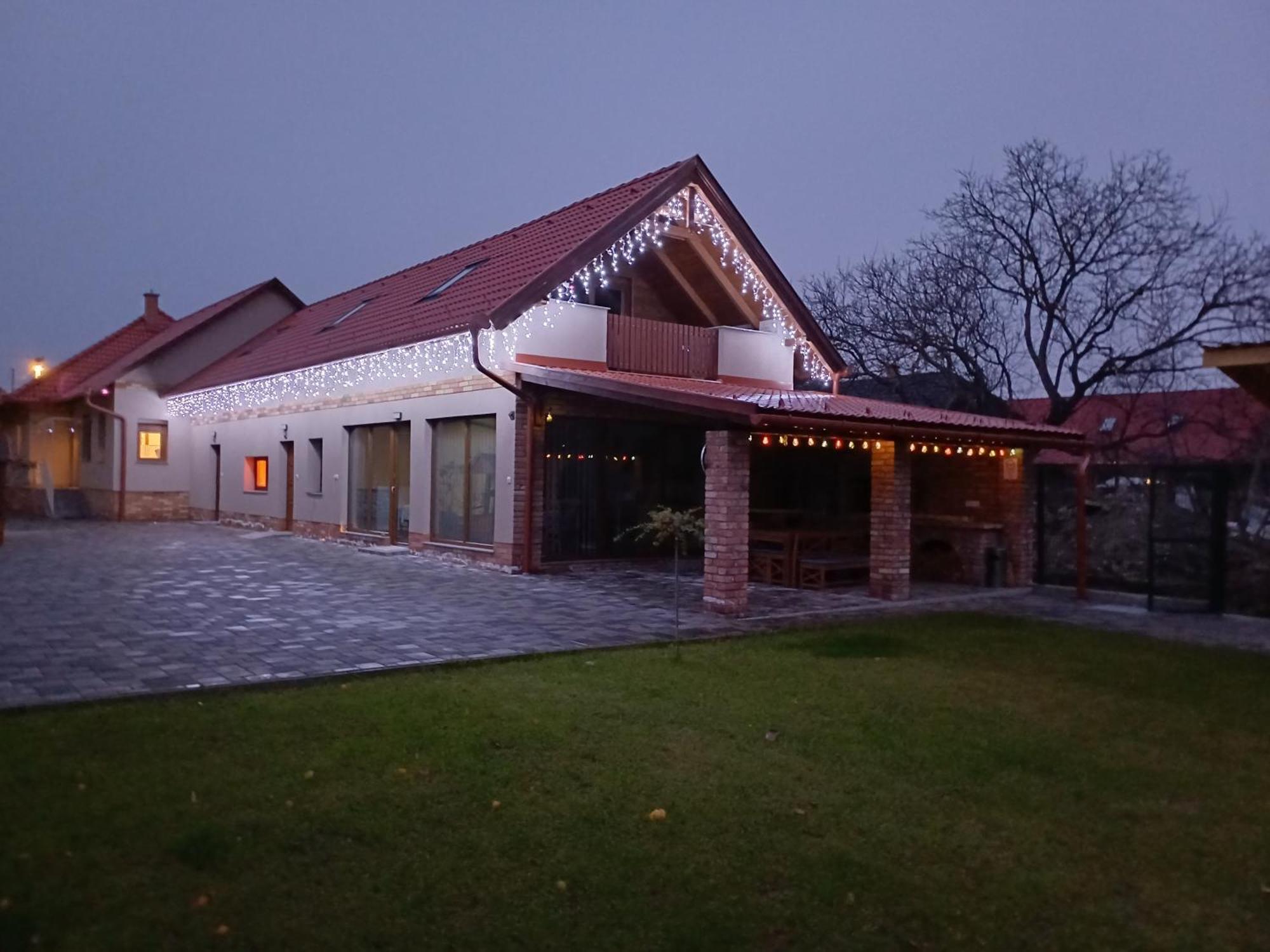 Benige Vendeghaz Otel Demjén Dış mekan fotoğraf